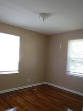 505 W Meadow Ln in St. Joseph, MO - Foto de edificio - Building Photo