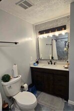 8499 Rainbow Bridge Ln in Springfield, VA - Foto de edificio - Building Photo