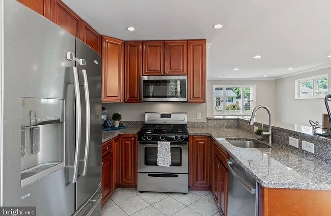 11315 Ashley Dr in Rockville, MD - Building Photo - Building Photo