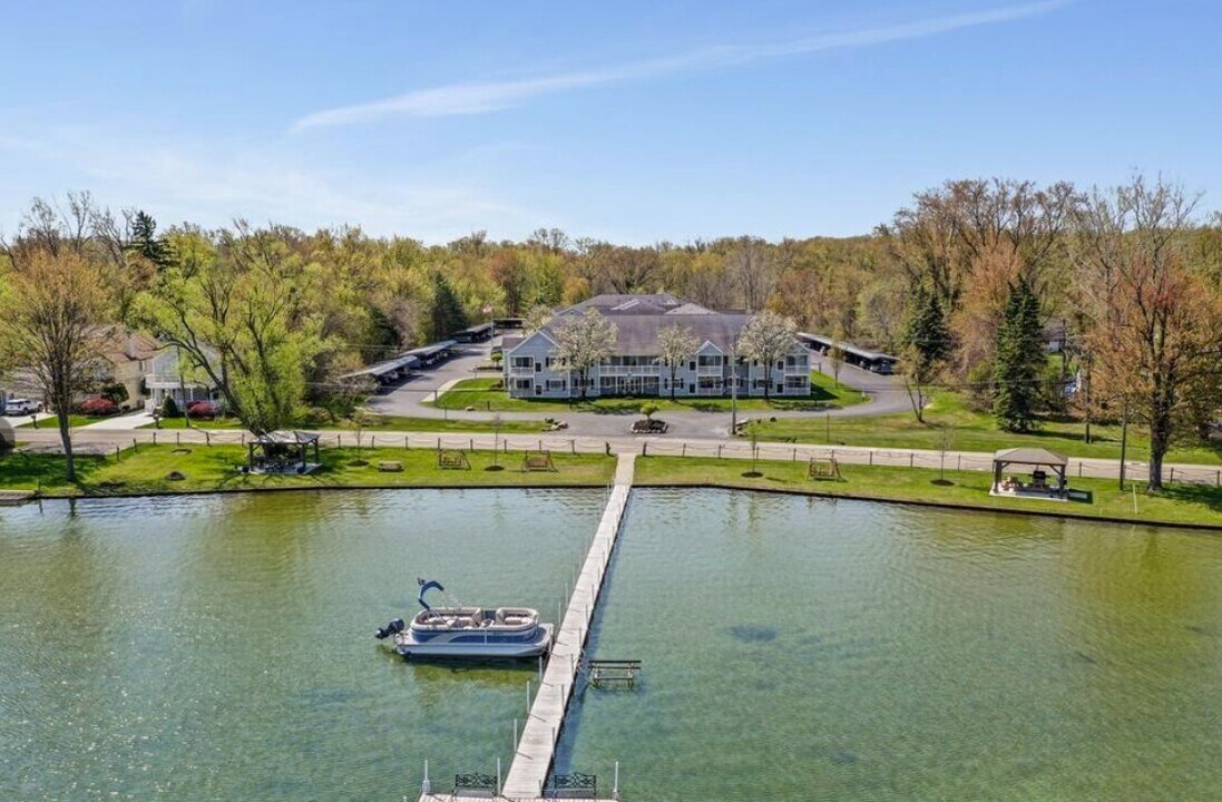 1155 South Lake Dr, Unit 57 in Novi, MI - Building Photo