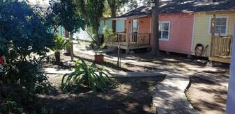 4418 Avenue P 1/2 in Galveston, TX - Building Photo