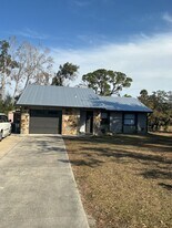 731 Locklear Ave in Sarasota, FL - Building Photo