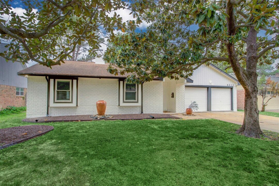 6310 Autumn Arbor Dr in Houston, TX - Foto de edificio