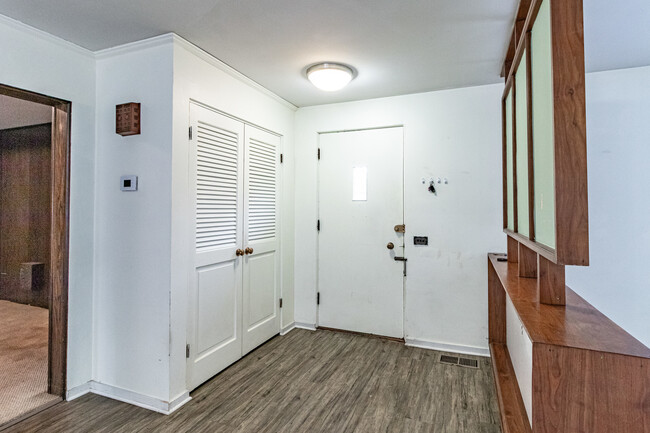 901 Hunter Rd in Glenview, IL - Building Photo - Building Photo
