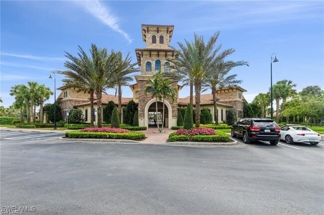 property at 9264 Shadow Oak Ln