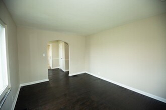 5925 East 21st St in Indianapolis, IN - Building Photo - Building Photo