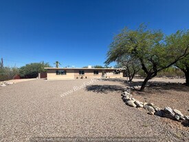 2490 W Dante Way in Tucson, AZ - Building Photo
