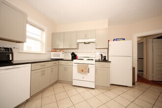 53 Parker St, Unit 3 in Watertown, MA - Building Photo - Building Photo