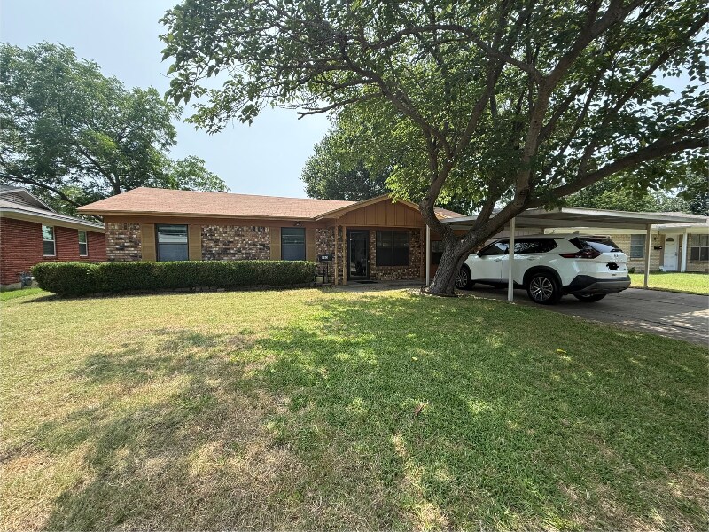 963 Pebblebrook Dr in Lewisville, TX - Building Photo