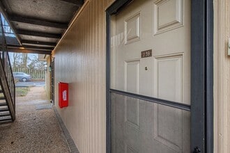 420 Walton Ln, Unit J39 in Nashville, TN - Building Photo - Building Photo