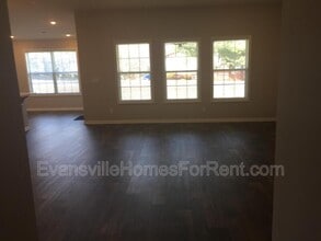 4913 Live Oak Ct in Newburgh, IN - Building Photo - Building Photo