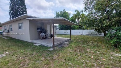 520 NW 97th St-Unit -522 in Miami, FL - Foto de edificio - Building Photo
