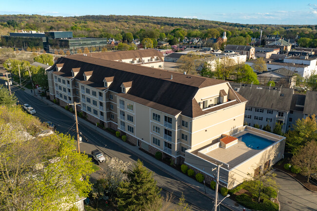 The Meridian in Suffern, NY - Foto de edificio - Building Photo