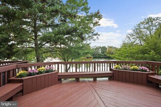 2916 Bridgehampton Ct in Falls Church, VA - Building Photo - Building Photo