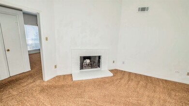 10102 Waterstone Dr in Houston, TX - Foto de edificio - Building Photo