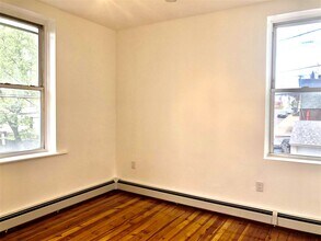 151 Bleecker St in Jersey City, NJ - Building Photo - Building Photo