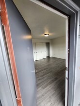 1907 Main St, Unit Apt 2 in Washougal, WA - Foto de edificio - Building Photo