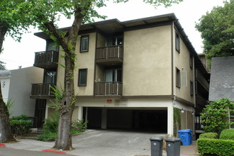 Channing Apartments in Berkeley, CA - Building Photo - Building Photo