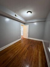 8008 S Yale Ave in Chicago, IL - Foto de edificio - Building Photo