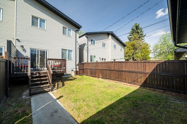 10752-10792 92 St NW in Edmonton, AB - Building Photo - Building Photo