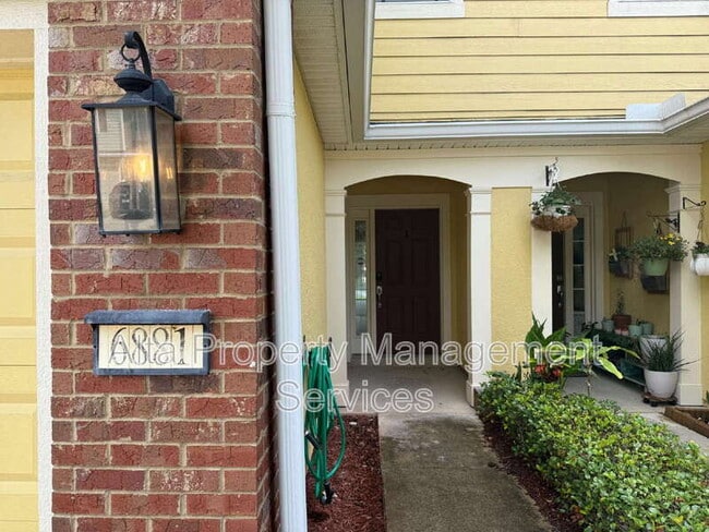 6881 Woody Vine Dr in Jacksonville, FL - Building Photo - Building Photo