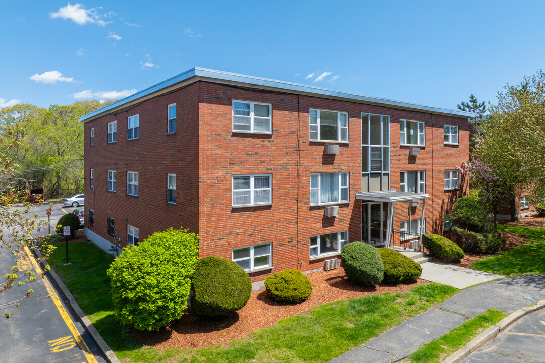 Glenmeadow Condominiums in Waltham, MA - Building Photo