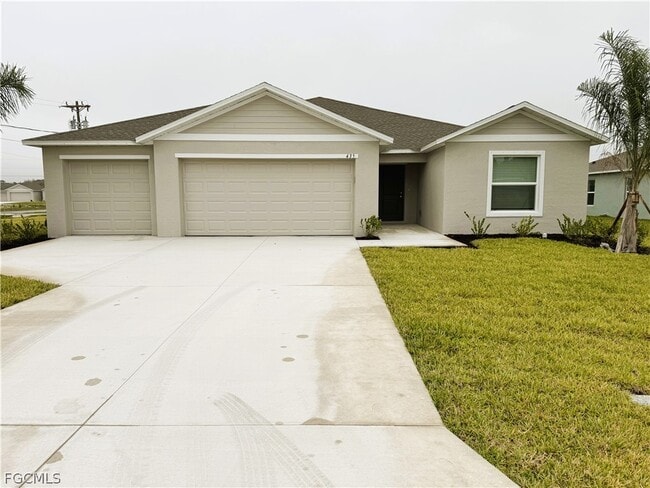 335 Parish Dr in Lehigh Acres, FL - Building Photo - Building Photo