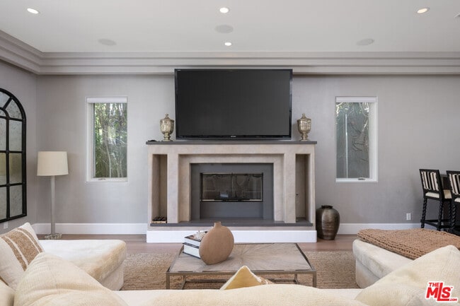 property at 841 N Crescent Heights Blvd