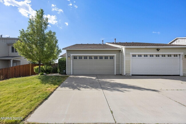 8733 Sunset Breeze Dr in Reno, NV - Building Photo - Building Photo