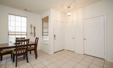 191 N Burberry Park Cir in Spring, TX - Building Photo - Building Photo