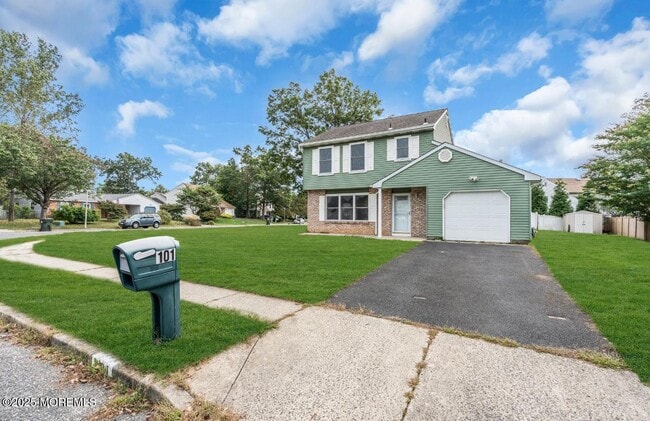 101 Bristlecone Dr in Howell, NJ - Building Photo - Building Photo