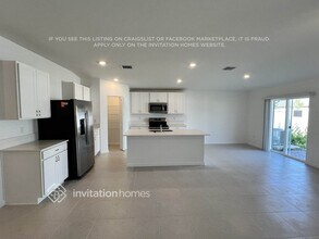 737 Carlyle Wy in Fort Pierce, FL - Building Photo - Building Photo