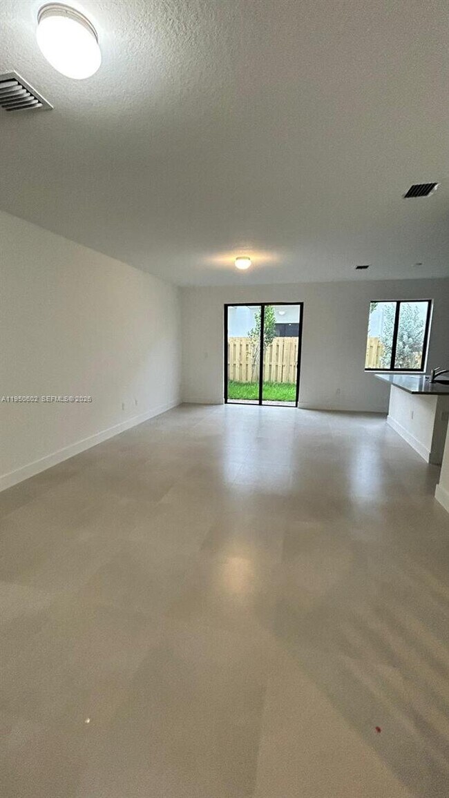 13644 SW 157th Ct in Miami, FL - Building Photo - Building Photo