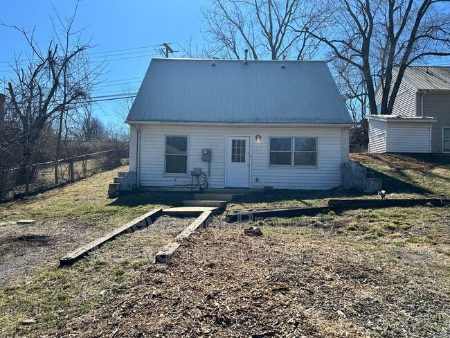 857 B St in Waynesboro, VA - Building Photo - Building Photo