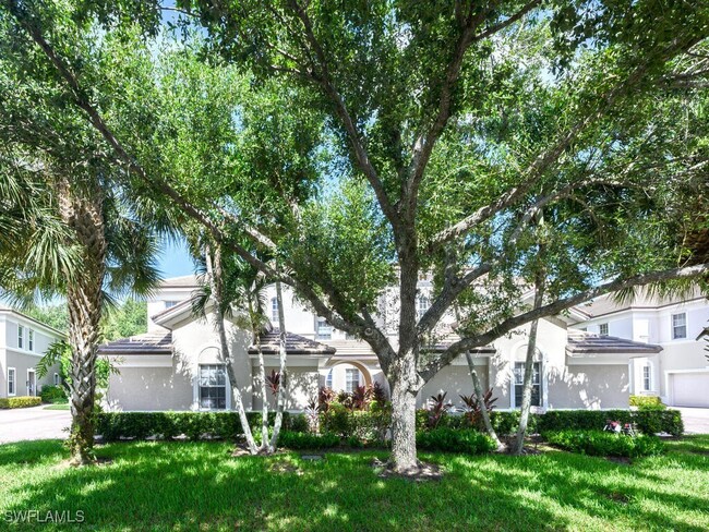 10020 Valiant Ct in Miromar Lakes, FL - Foto de edificio - Building Photo