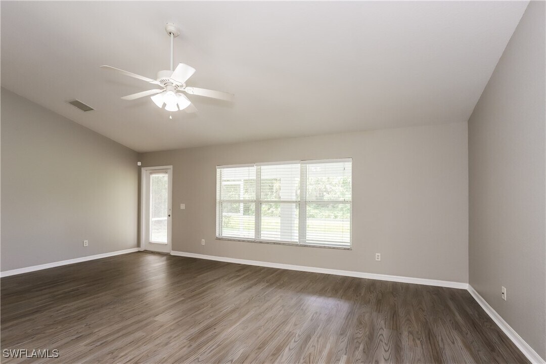 2527 Altoona Ave in North Port, FL - Building Photo