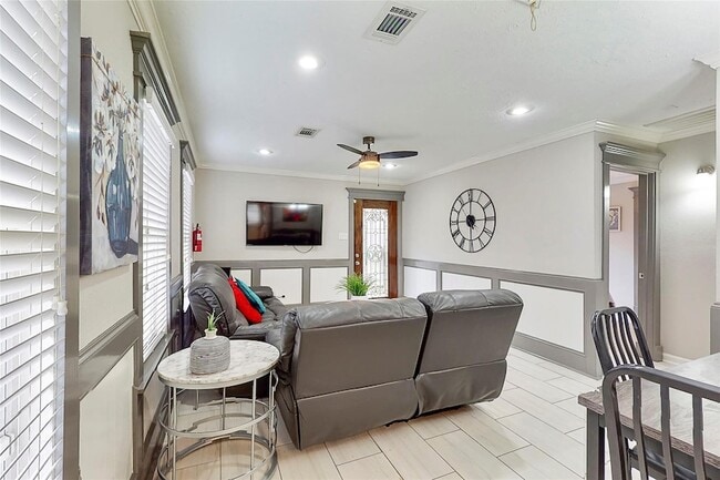 7825 Cook Rd in Houston, TX - Building Photo - Building Photo