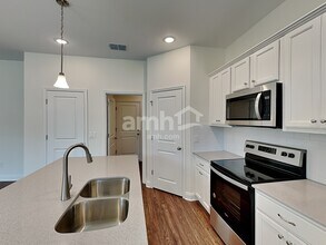 6058 Little Blf Cir in Mascotte, FL - Building Photo - Building Photo