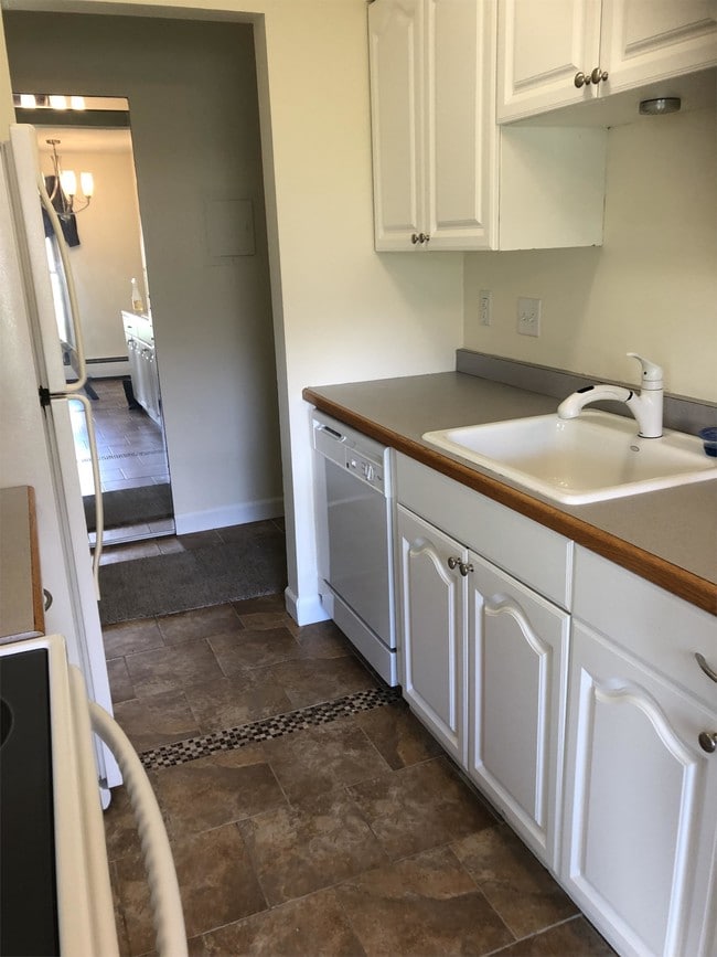 902 9th Ave S in Hopkins, MN - Building Photo - Building Photo