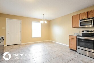 944 Shenandoah Way in Greenwood, IN - Building Photo - Building Photo