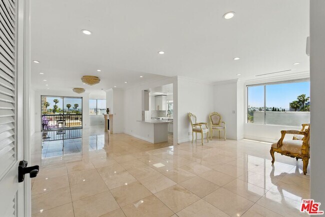property at 321 N Oakhurst Dr
