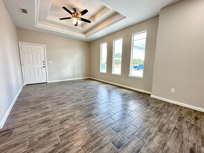 1312 Vani Dr, Unit 4 in Weslaco, TX - Foto de edificio - Building Photo
