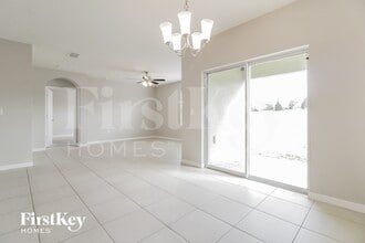325 Aberdeen Dr in Davenport, FL - Building Photo - Building Photo