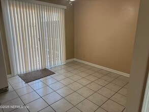 447 Newport Dr in Orange Park, FL - Building Photo - Building Photo