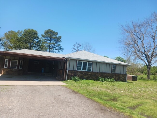 property at 600 Paw Paw Rd
