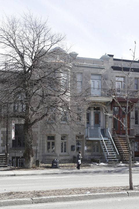 56-60 Saint-Joseph O in Montréal, QC - Building Photo