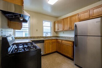 450 Westcott St in Syracuse, NY - Building Photo - Building Photo
