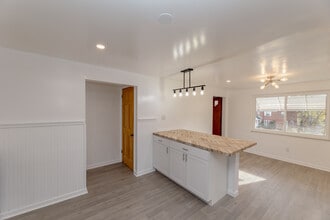 3203 Hebron Dr in Pittsburgh, PA - Foto de edificio - Building Photo