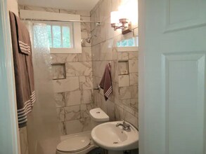 2033 E 4th St, Unit 2033 in Montgomery, AL - Foto de edificio - Building Photo