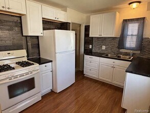29851 Quinkert St in Roseville, MI - Building Photo - Building Photo